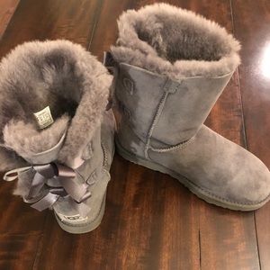New Ugg Bailey Bow II Boots Grey Size 7